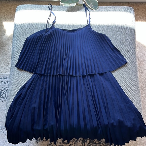 ⚓️ Vintage Navy Pleated Flowy Mini Dress, Circa 2007 , Size: S - Picture 3 of 17